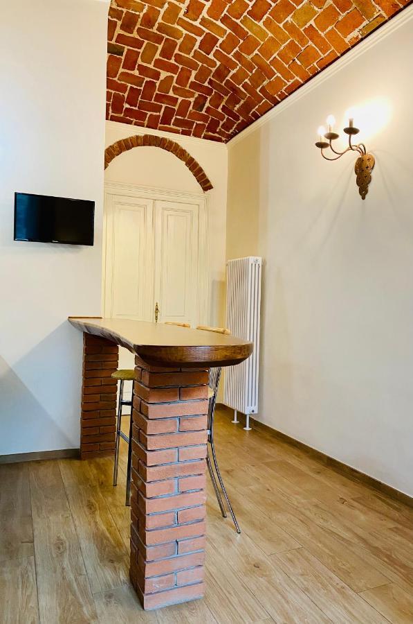 Exquisitely Renovated And Centrally Located Apartment With Free Parking Turín Exterior foto