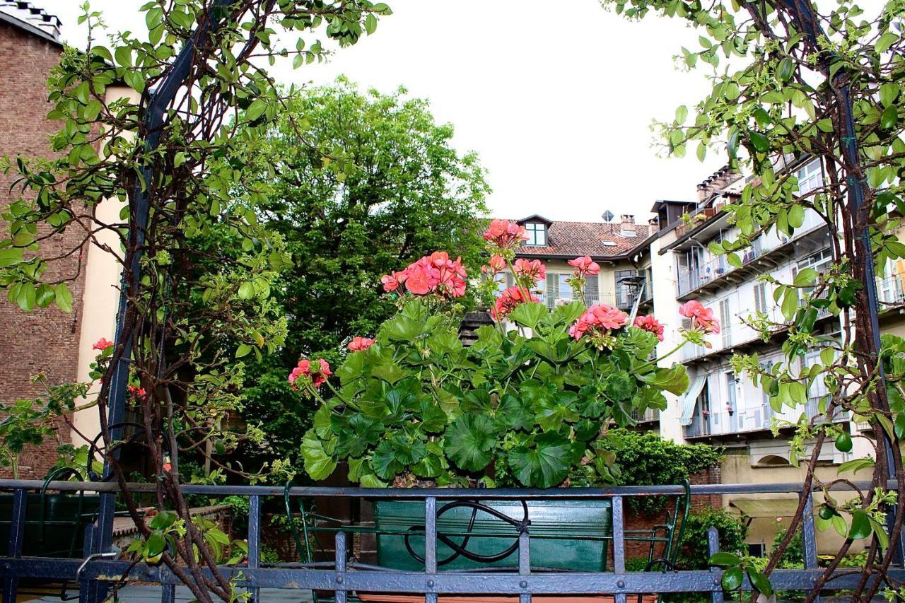 Exquisitely Renovated And Centrally Located Apartment With Free Parking Turín Exterior foto